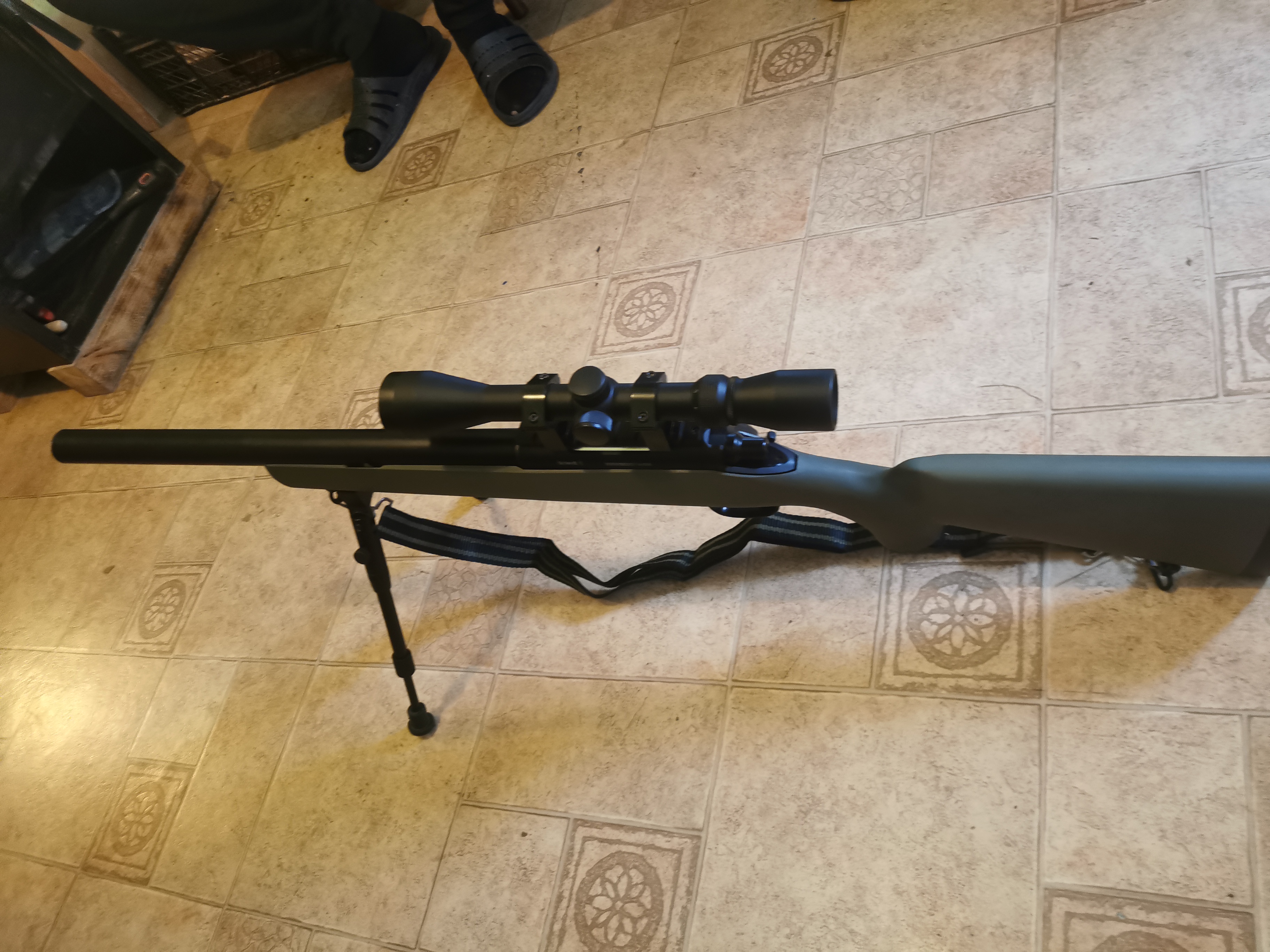 Eladó 1 szer használt airsoft mesterlövész fegyverem.