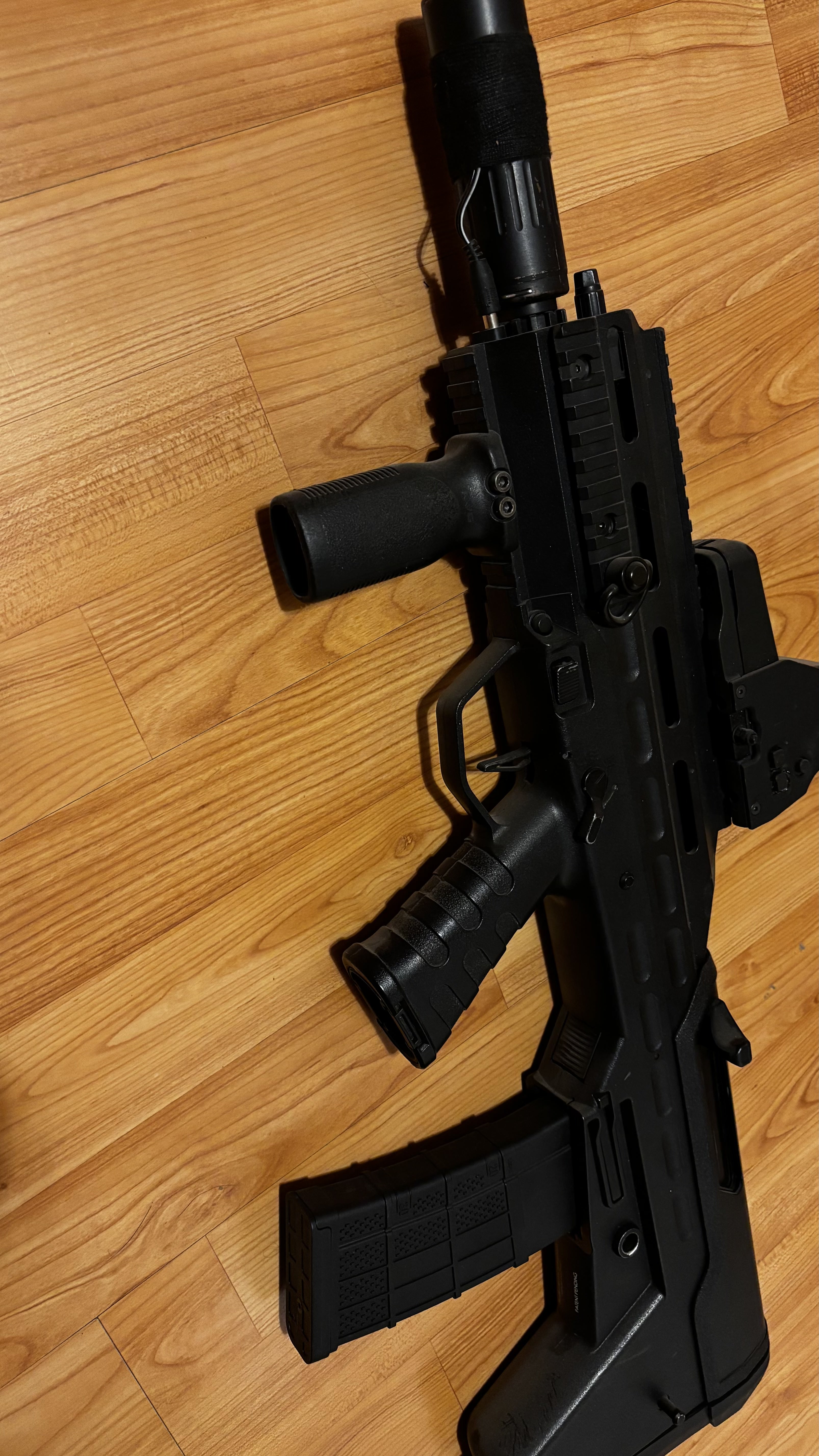 APS UAR V.2 custom airsoft + RedDot + Li-Po