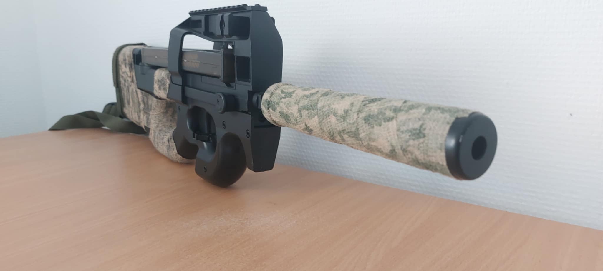 Eladó Cyma P90 Silencer Version Airsoft Smg
