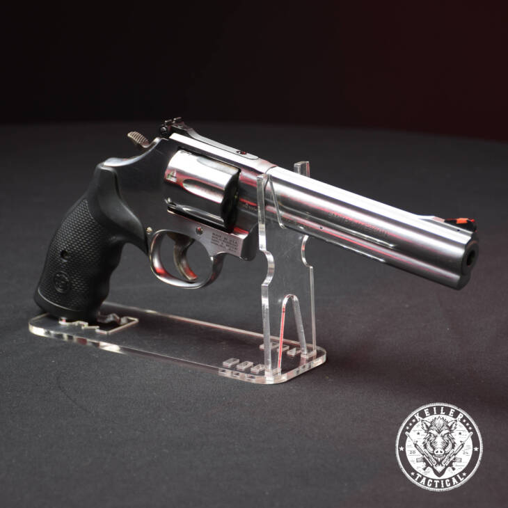 SMITH &amp; WESSON MODEL 686 PLUS 6″ .357 MAGNUM REVOLVER (7 lövetű)